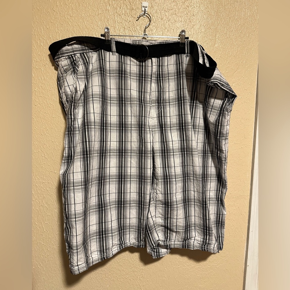 South Pole Shorts Men’s Size 50‎